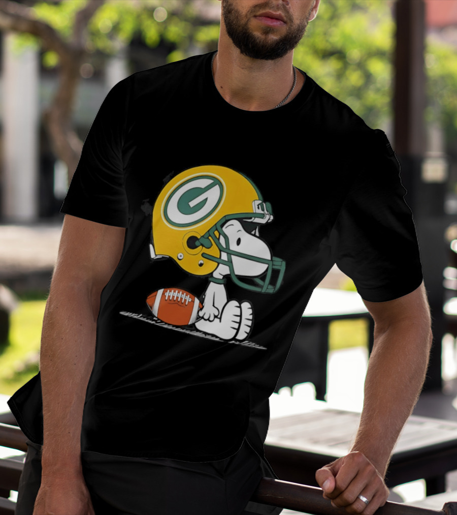 Snoopy Green Bay Packers Football Helmet Collaboration With Peanuts T-Shirt