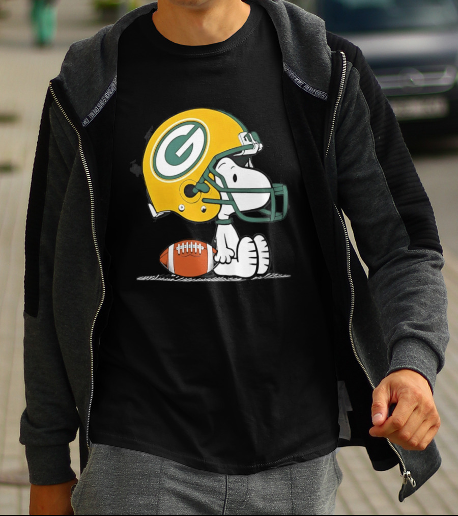 Snoopy Green Bay Packers Football Helmet Collaboration With Peanuts T-Shirt