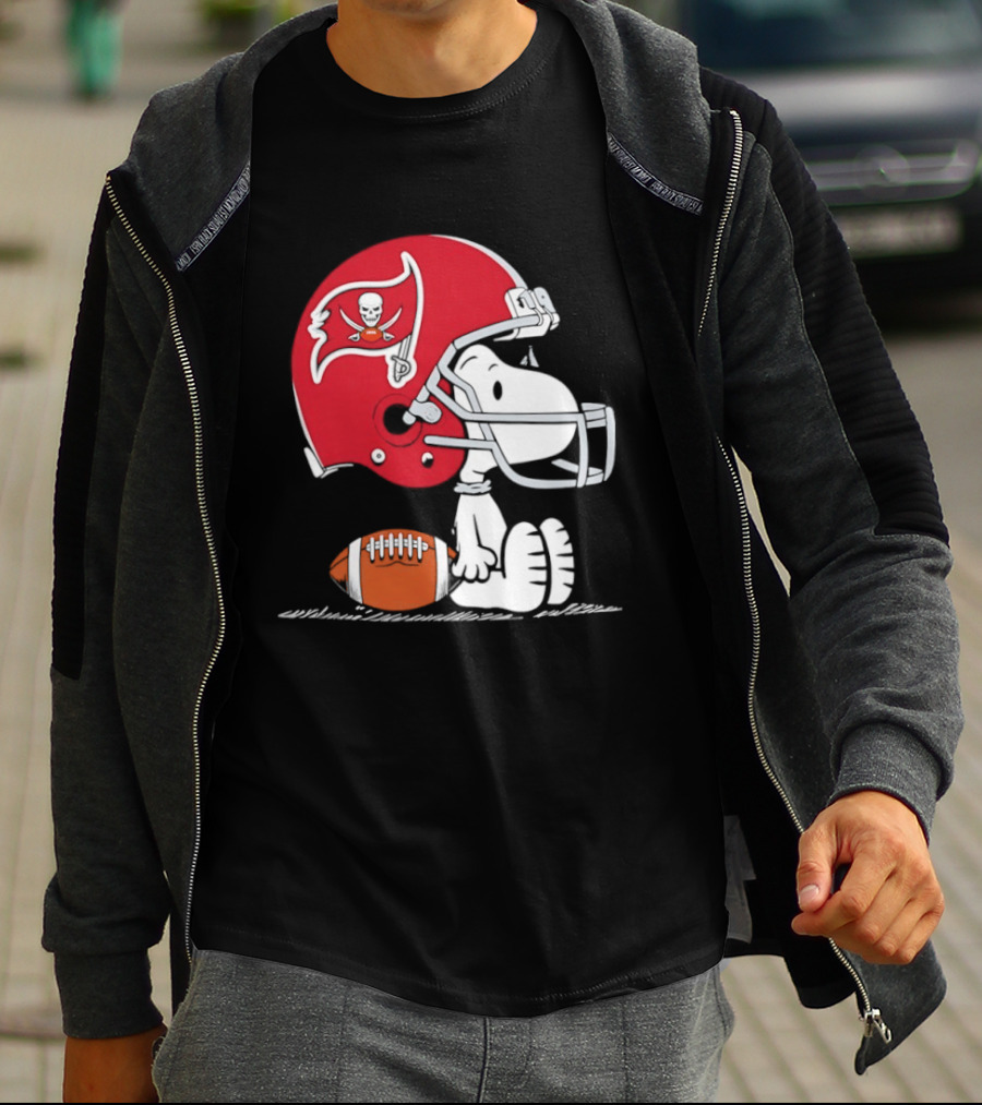 Snoopy Tampa Bay Buccaneers Football Helmet Peanuts Crossover NFL Collaboration T-Shirt