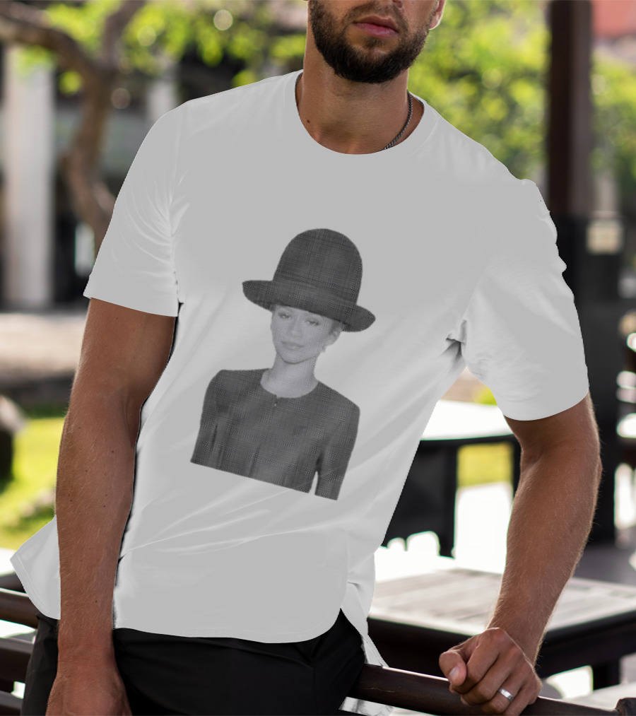 Zendaya Halftone Minimalist Style Fashion Influence T-Shirt