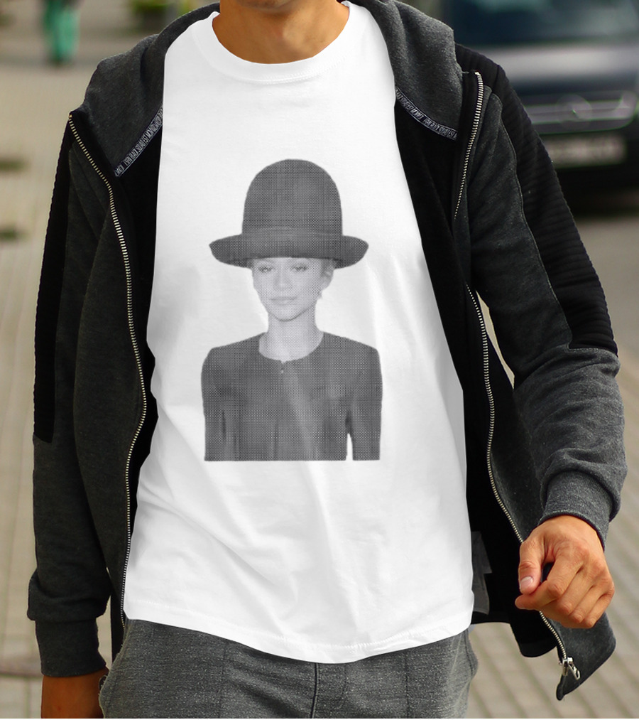 Zendaya Halftone Minimalist Style Fashion Influence T-Shirt