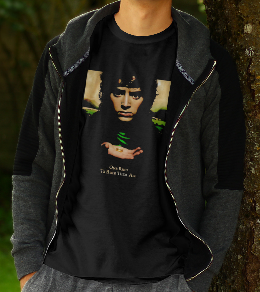 Elijah Wood One Ring To Rule Them All Lord Of The Rings Face Hands Gold Band T-Shirt