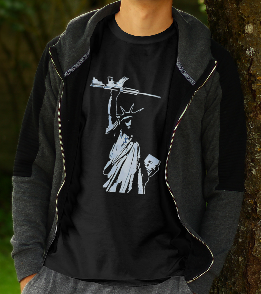 Statue Of Liberty Holding Assault Rifle July 4th Independence T-Shirt