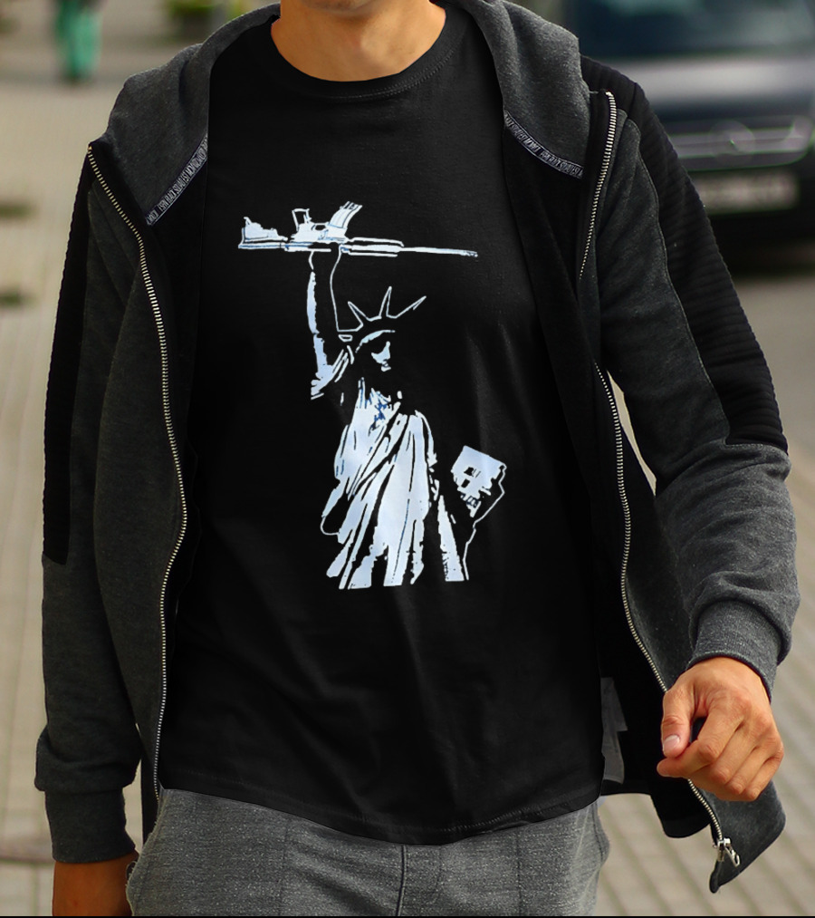 Statue Of Liberty Holding Assault Rifle July 4th Independence T-Shirt
