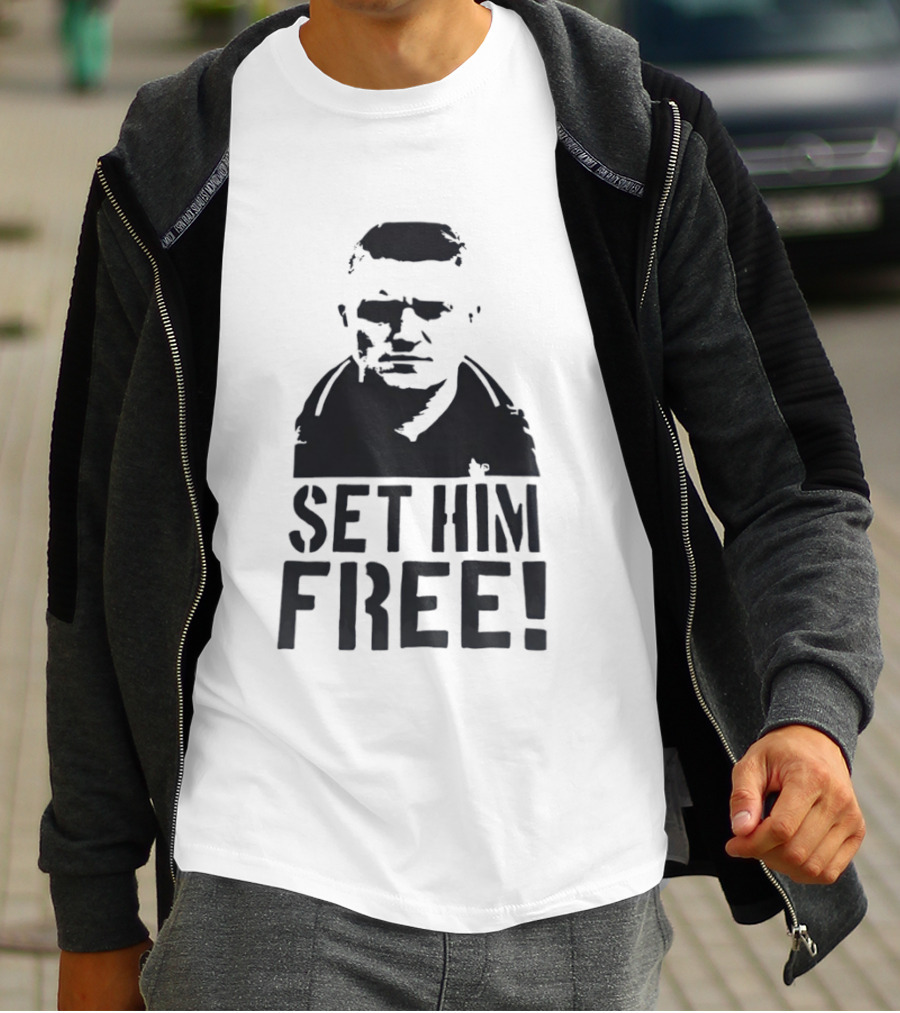 Tommy Robinson Set Him Free Activism Message T-Shirt