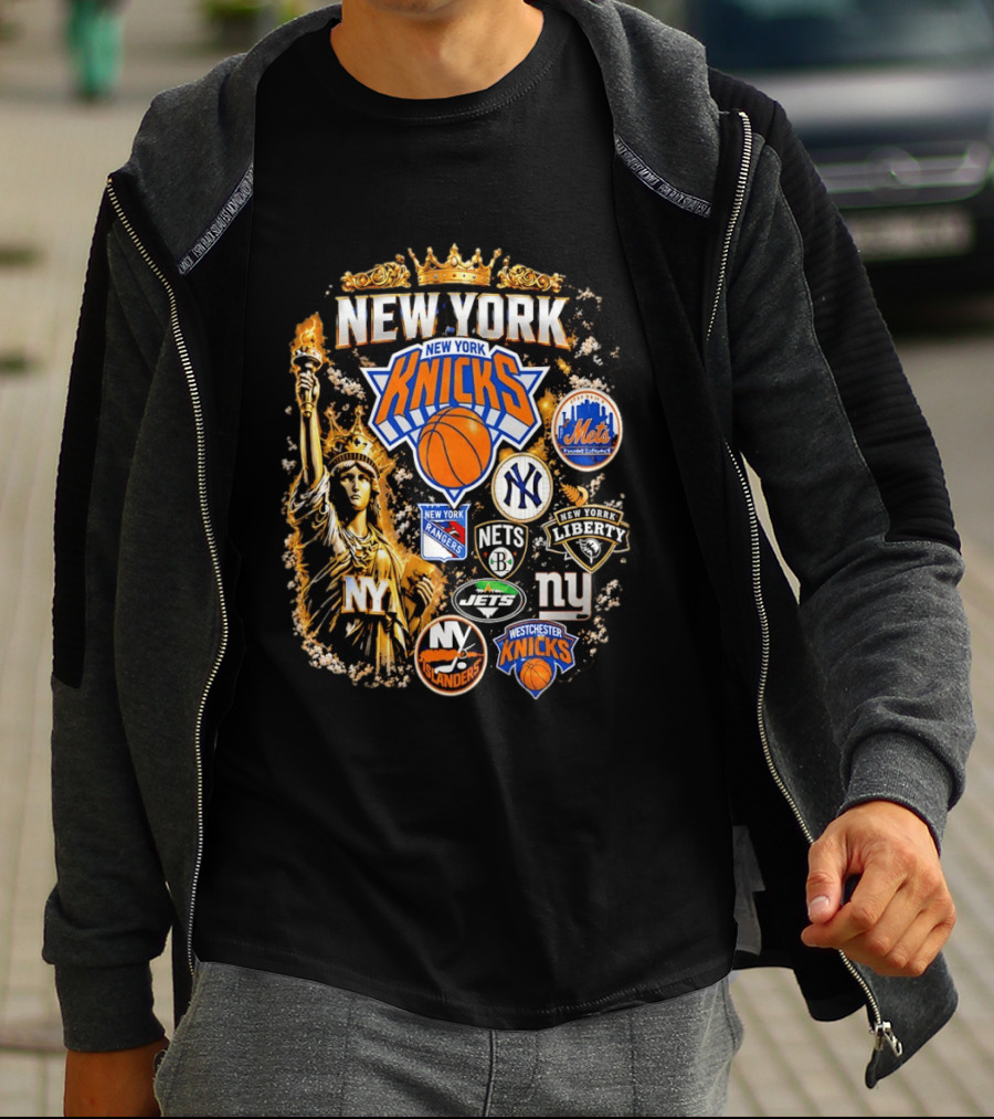 New York Knicks Mets Yankees Rangers Nets Liberty Jets Giants Islanders Westchester Knicks Statue Of Liberty T-Shirt