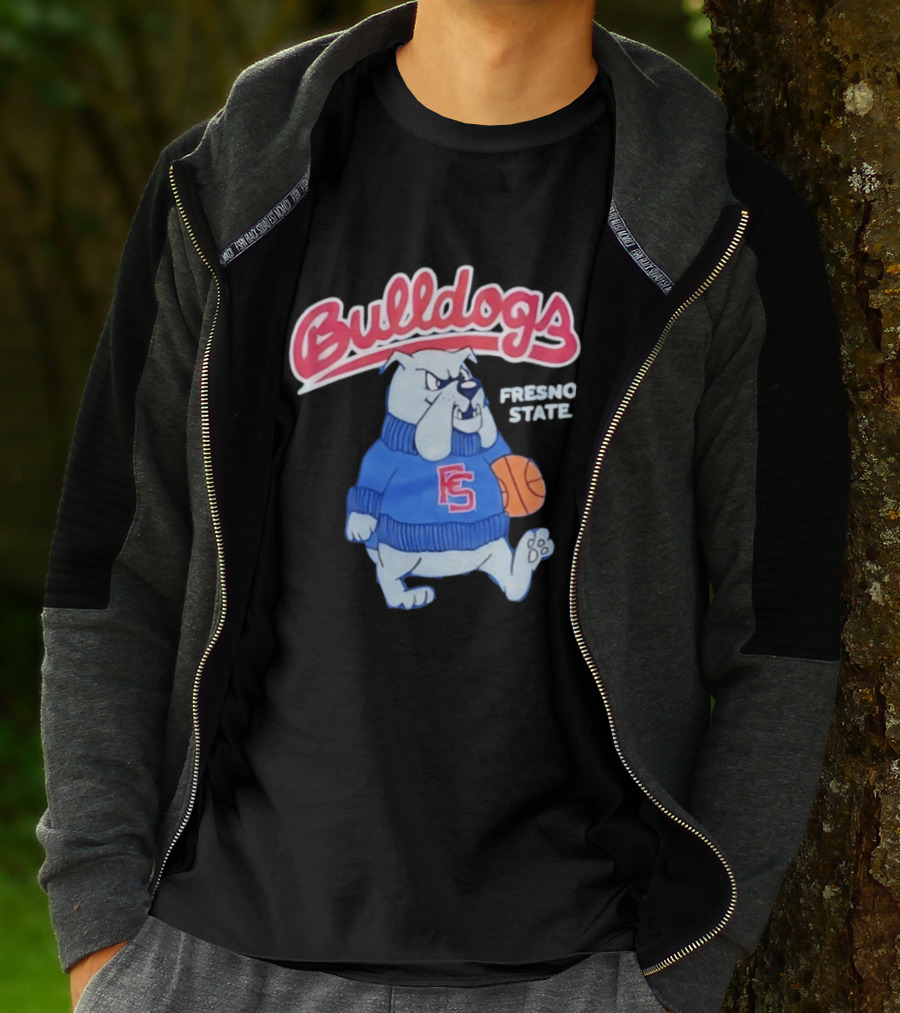 Fresno State Bulldogs Mascot With Basketball And Sweater T-Shirt
