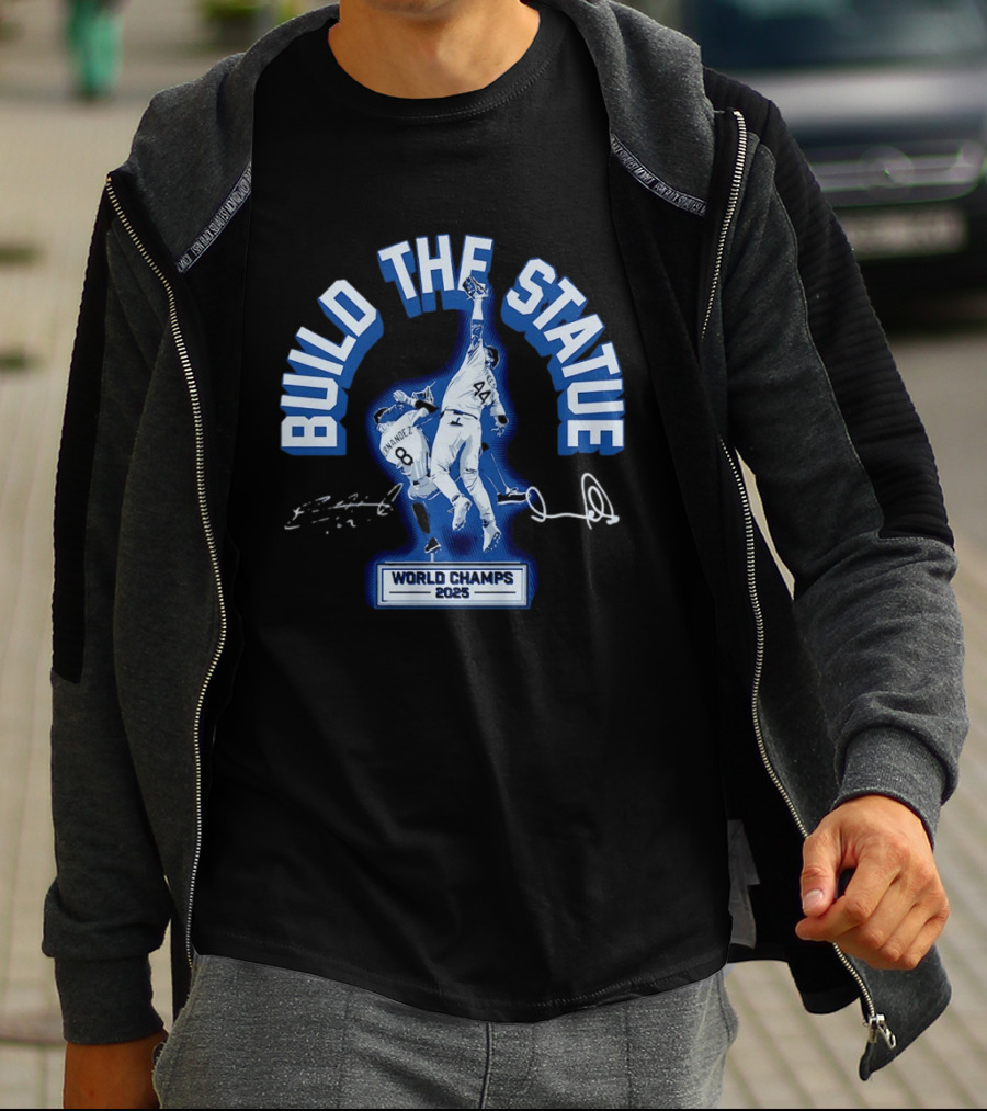 Build The Statue Hernández Pages World Champs 2025 T-Shirt