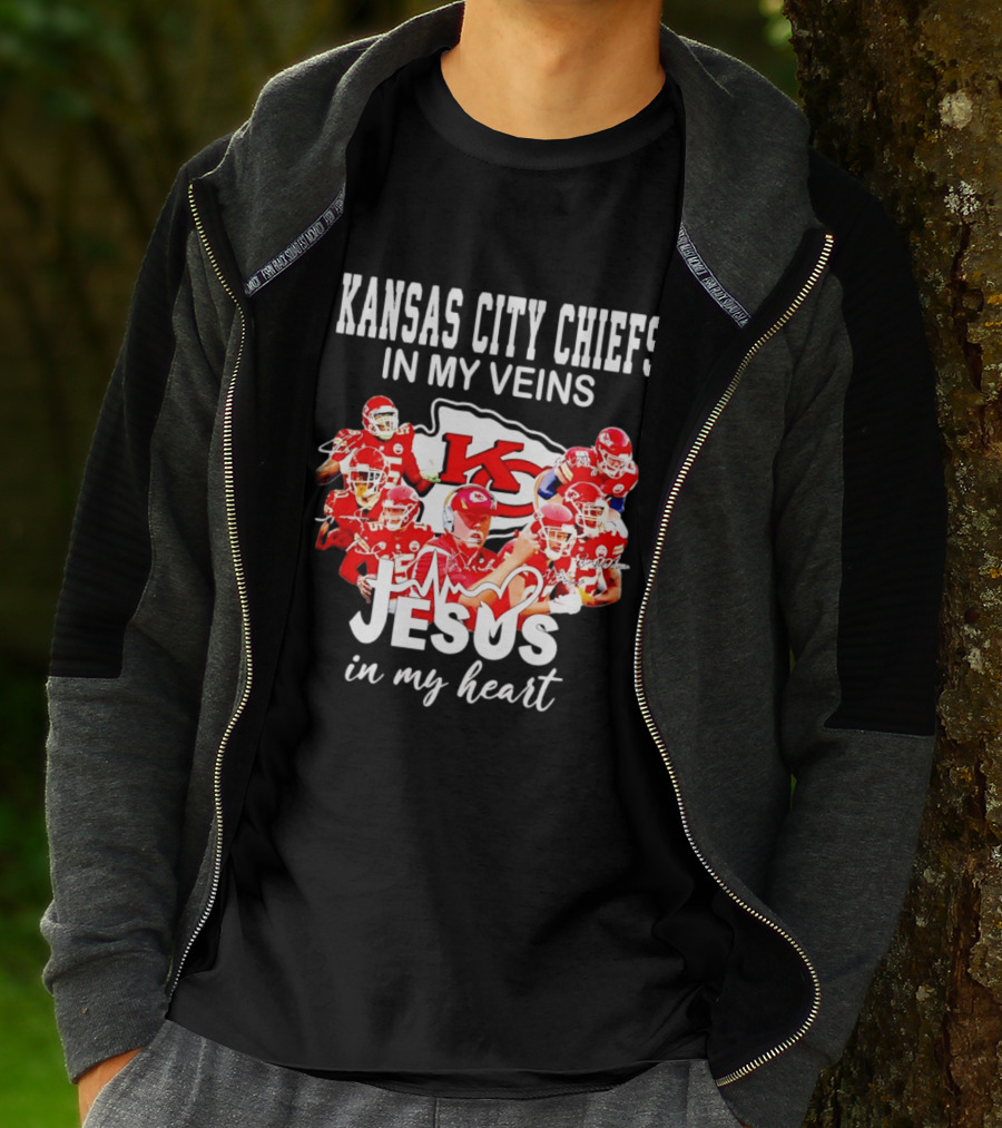 Kansas City Chiefs In My Veins Jesus In My Heart Football Fans T-Shirt