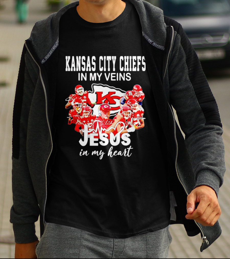 Kansas City Chiefs In My Veins Jesus In My Heart Football Fans T-Shirt