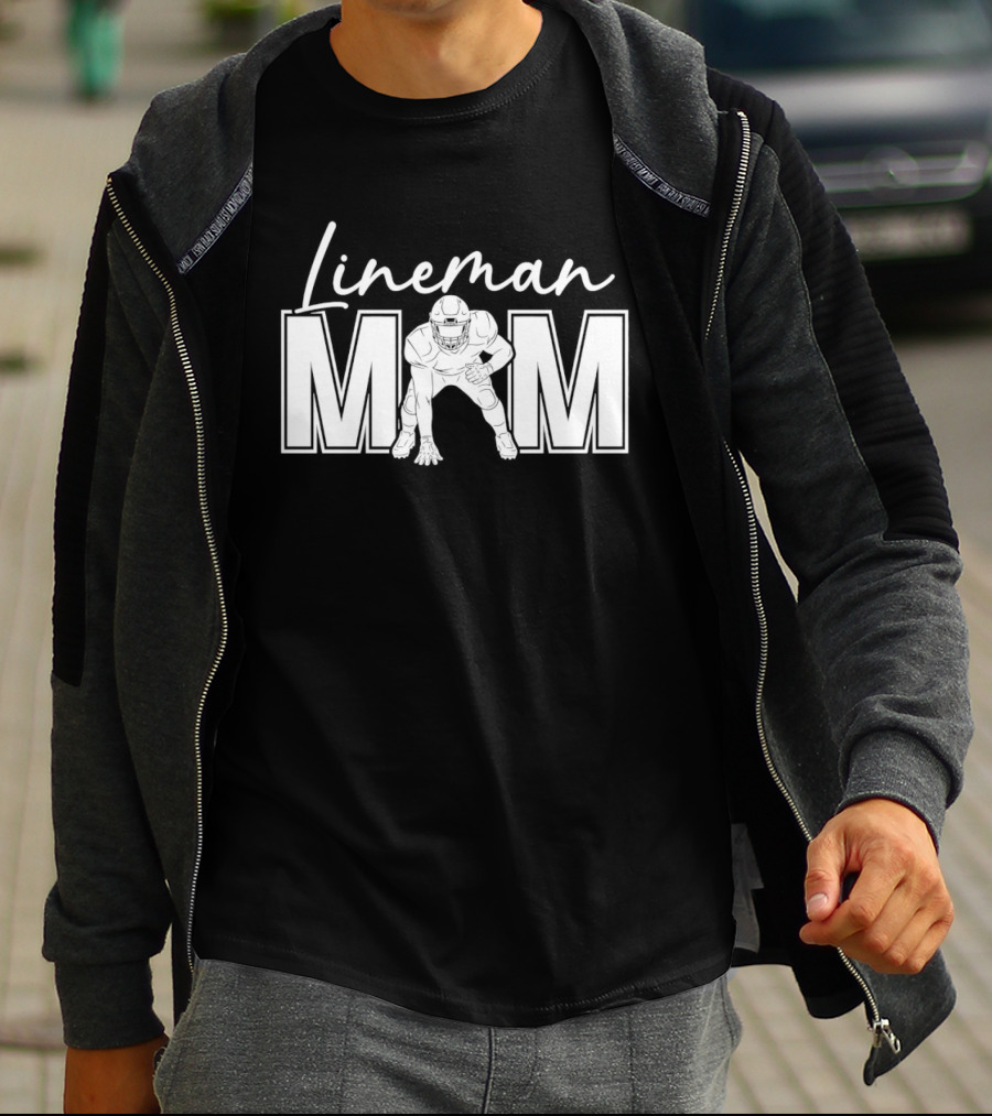 Lineman Mom Football Player Bold Lettering T-Shirt