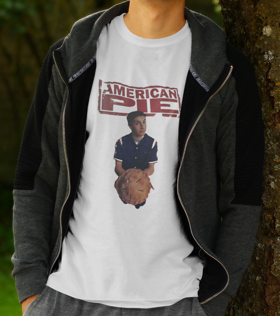 Jason Biggs As Jim Levenstein Holding Pie American Pie Movie T-Shirt