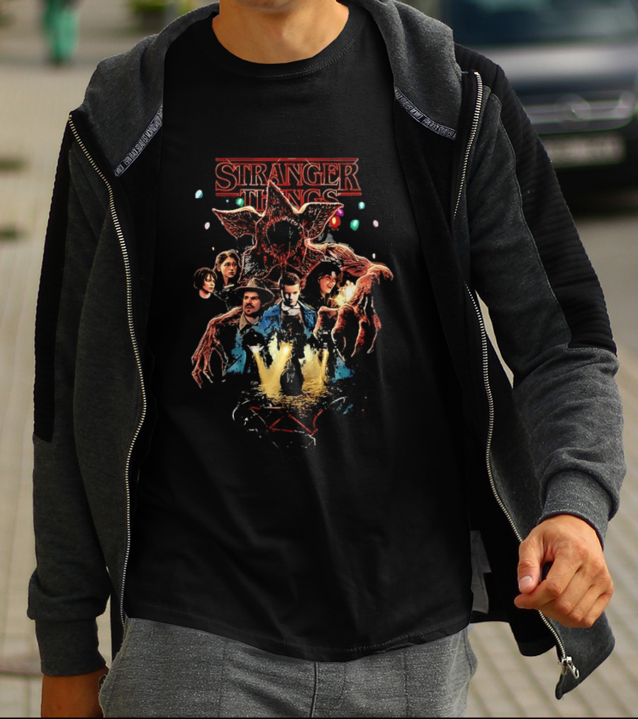 Stranger Things Cast And Demogorgon Ensemble Scene T-Shirt
