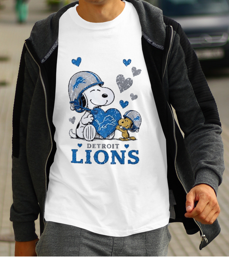 Detroit Lions Peanuts Snoopy Woodstock Heart Helmets Love T-Shirt