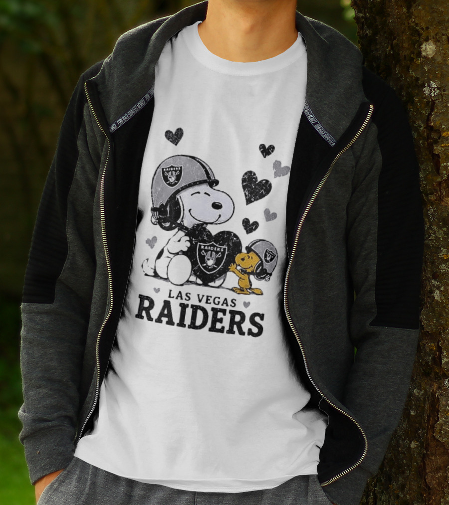 Las Vegas Raiders Peanuts Snoopy Woodstock Love And Laughter Hearts T-Shirt