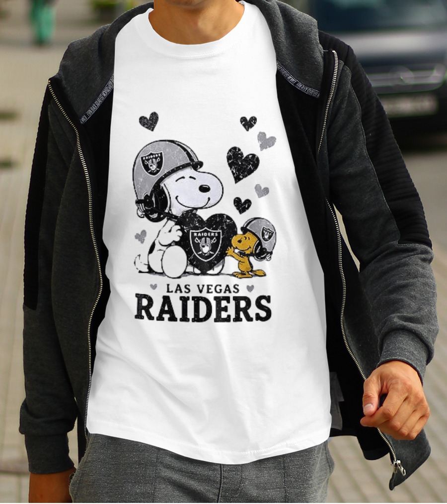 Las Vegas Raiders Peanuts Snoopy Woodstock Love And Laughter Hearts T-Shirt