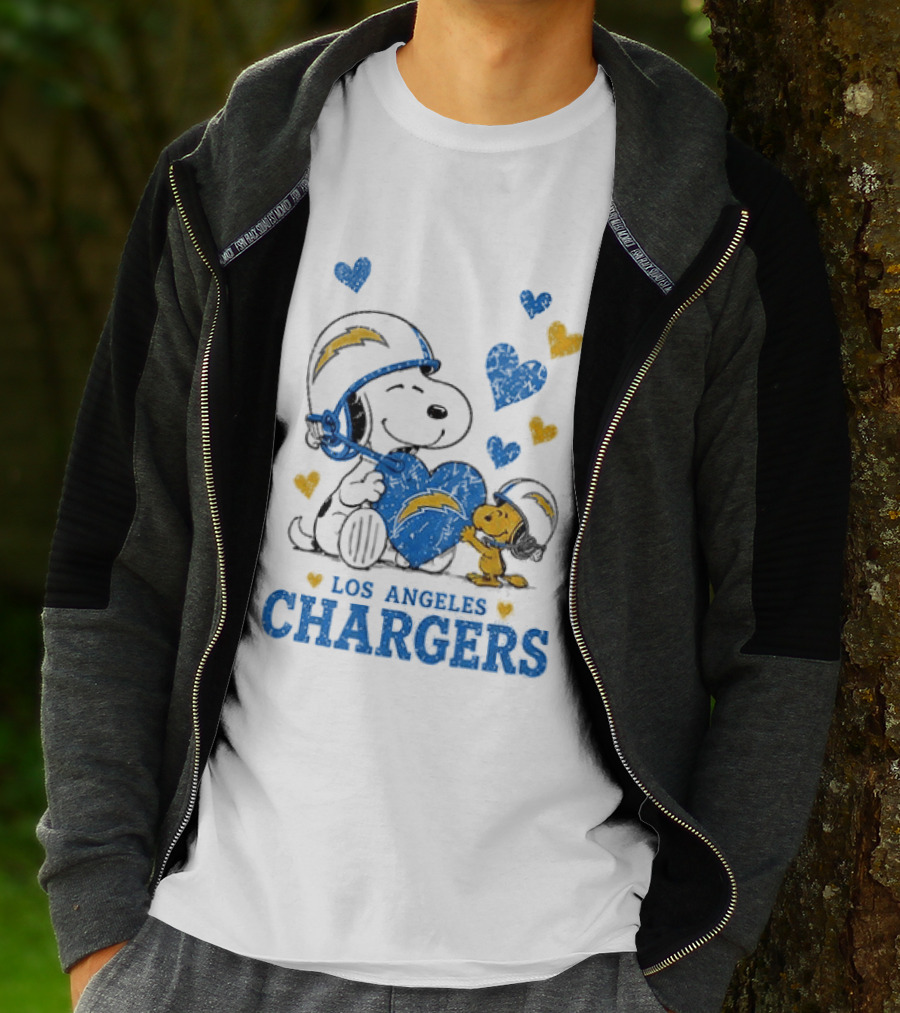 Los Angeles Chargers Peanuts Snoopy Love Laughter T-Shirt