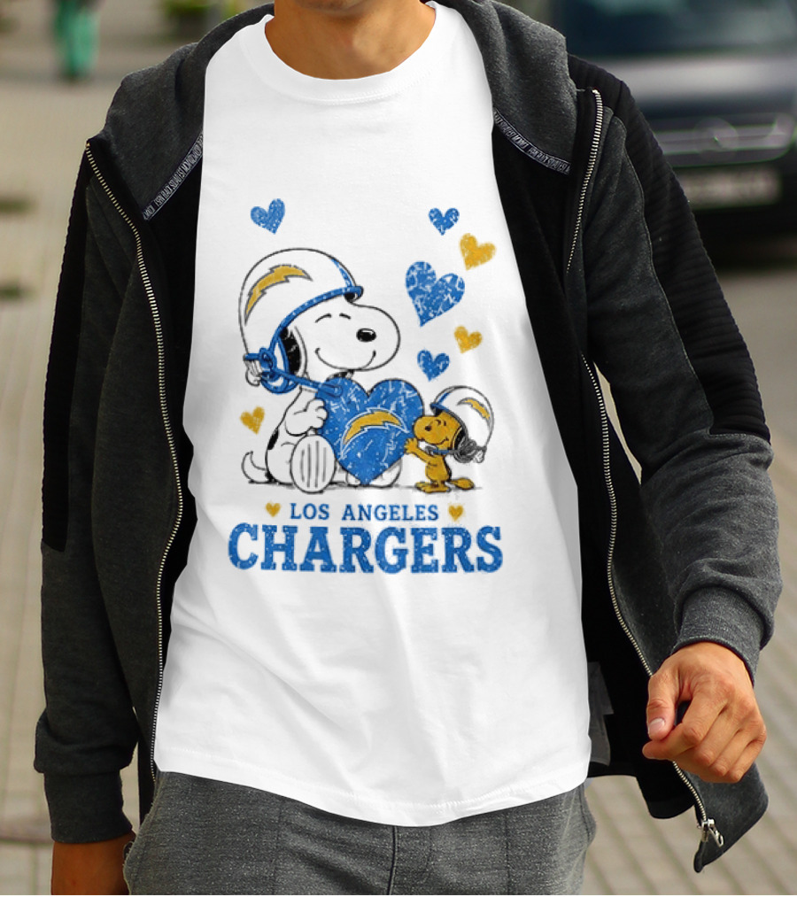 Los Angeles Chargers Peanuts Snoopy Love Laughter T-Shirt