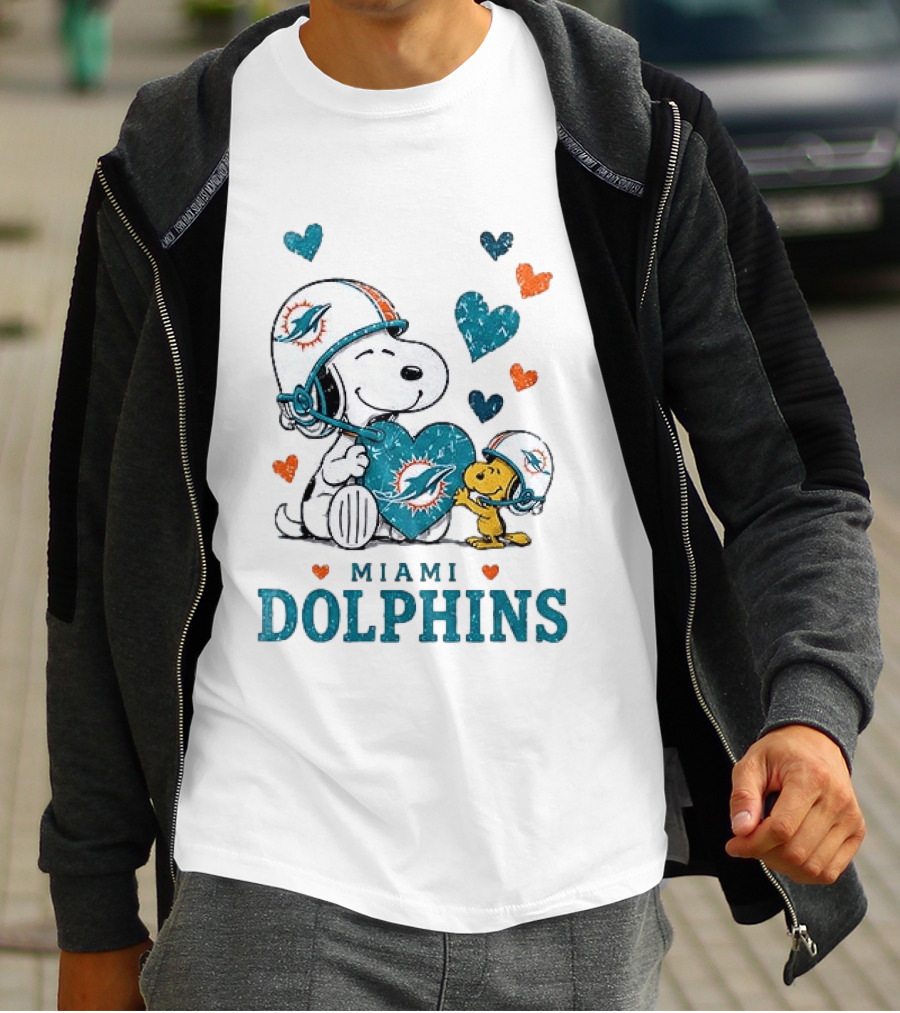 Miami Dolphins Peanuts Snoopy Love Laughter Hearts Helmet Charlie Brown T-Shirt