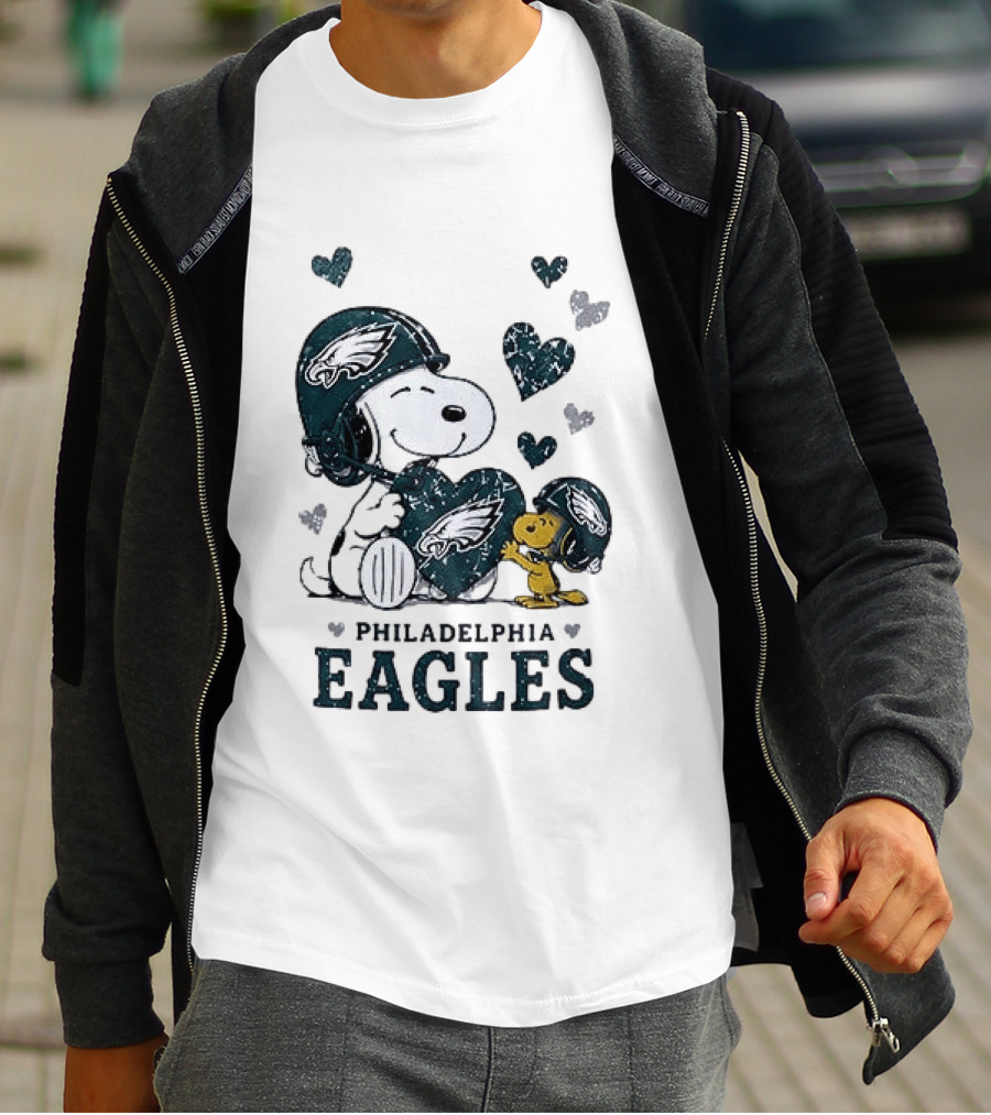 Philadelphia Eagles Snoopy Woodstock Love Hearts Collaboration T-Shirt