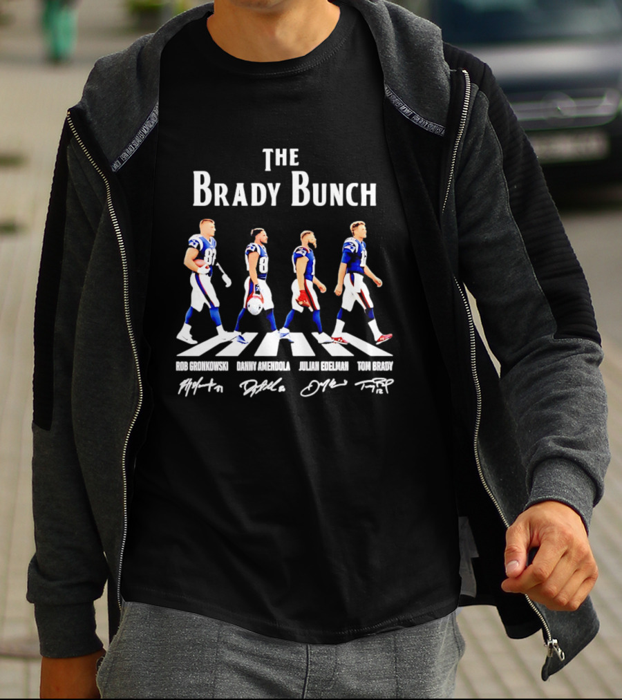 The Brady Bunch Rob Gronkowski Danny Amendola Julian Edelman Tom Brady New England Patriots Players Crossing T-Shirt