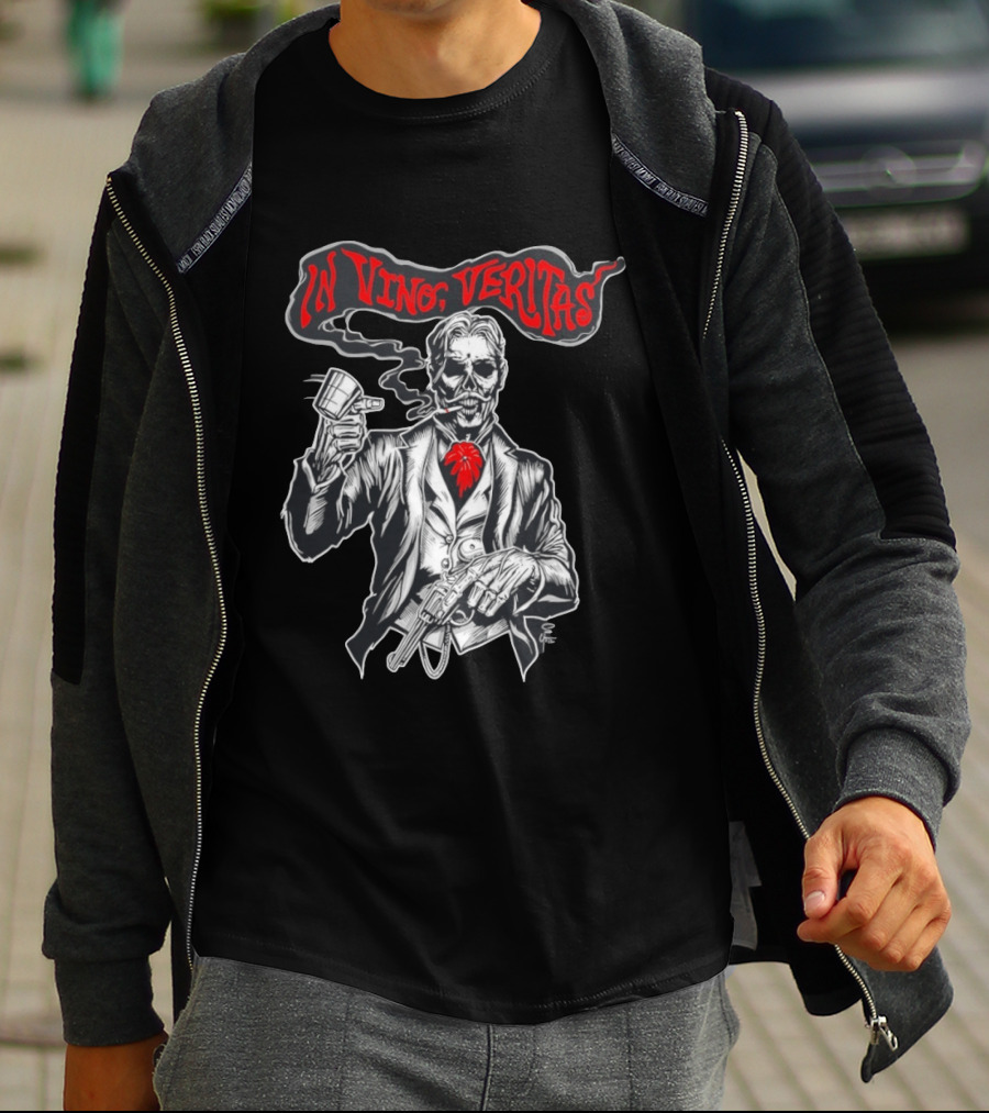 Skeleton Doc Holliday In Vino Veritas Smoking Gun Wine Cup T-Shirt