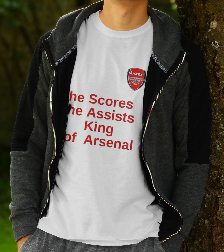 B﻿ukayo Saka He Scores He Assists King Of Arsenal T-Shirt