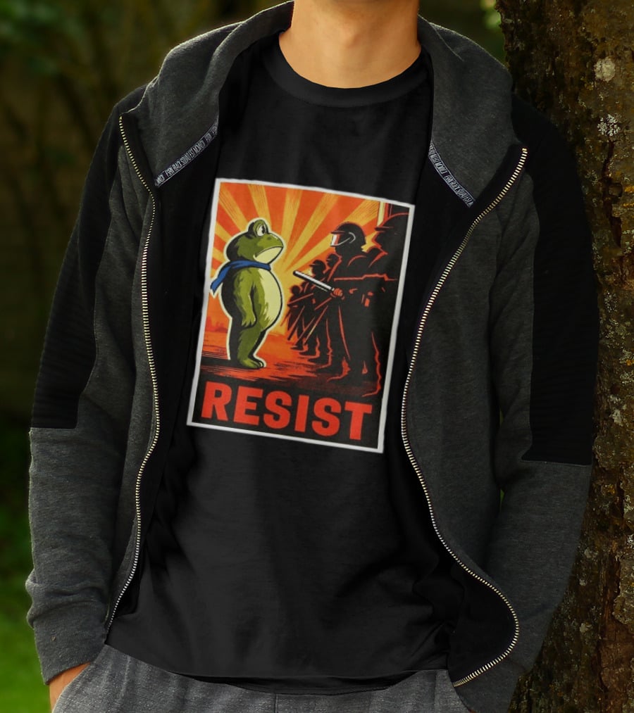 Resist Portland Frog 2025 Anti Fascism Protest Art With Frog And Riot Police T-Shirt