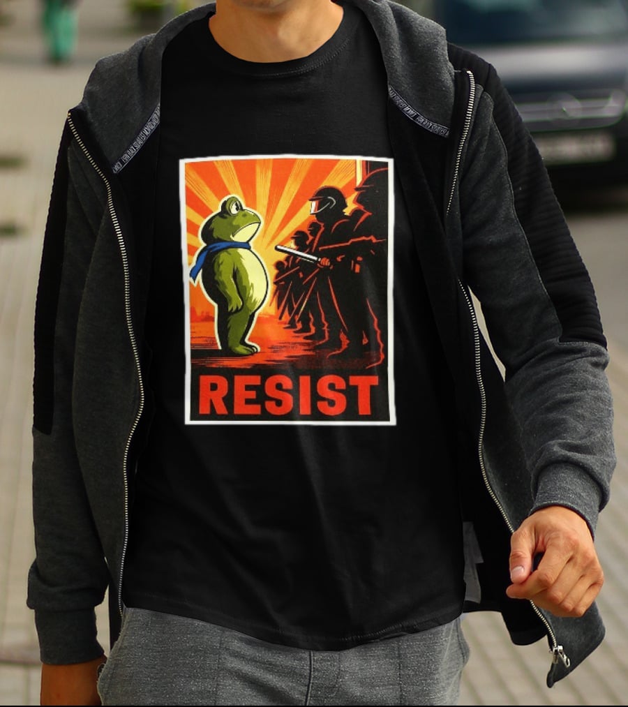 Resist Portland Frog 2025 Anti Fascism Protest Art With Frog And Riot Police T-Shirt