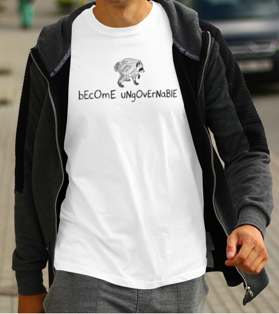 BEcOmE UNgOvErNaBle Bear T-Shirt