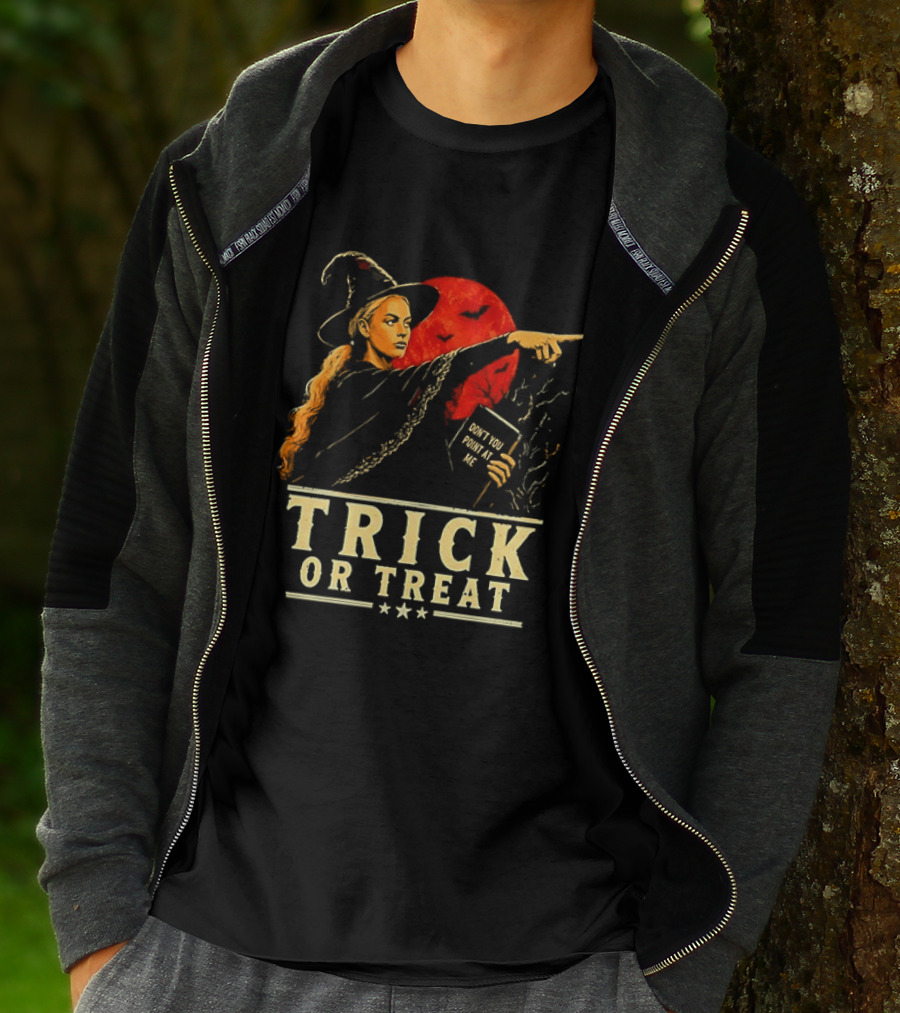 Witch Pointing Trick Or Treat Halloween 2026 T-Shirt