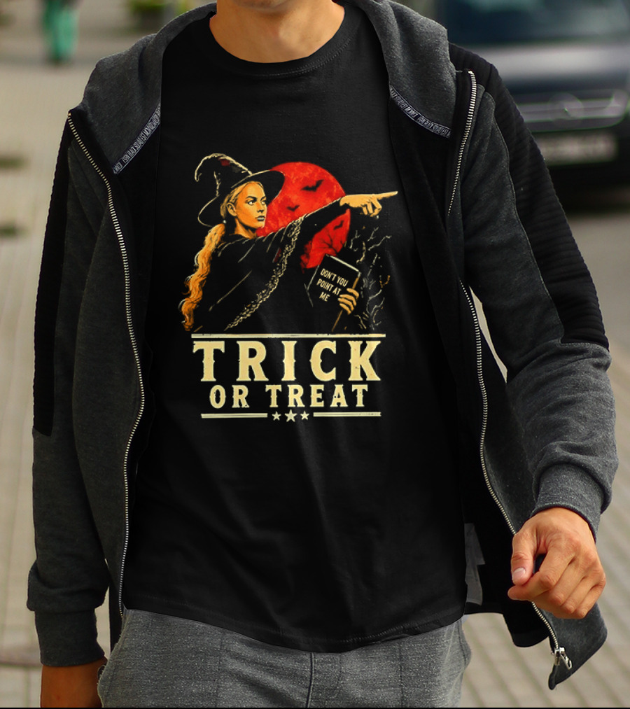Witch Pointing Trick Or Treat Halloween 2026 T-Shirt