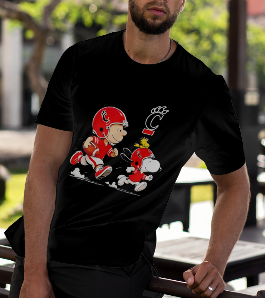 Charlie Brown Snoopy Cincinnati Bearcats Football Running T-Shirt