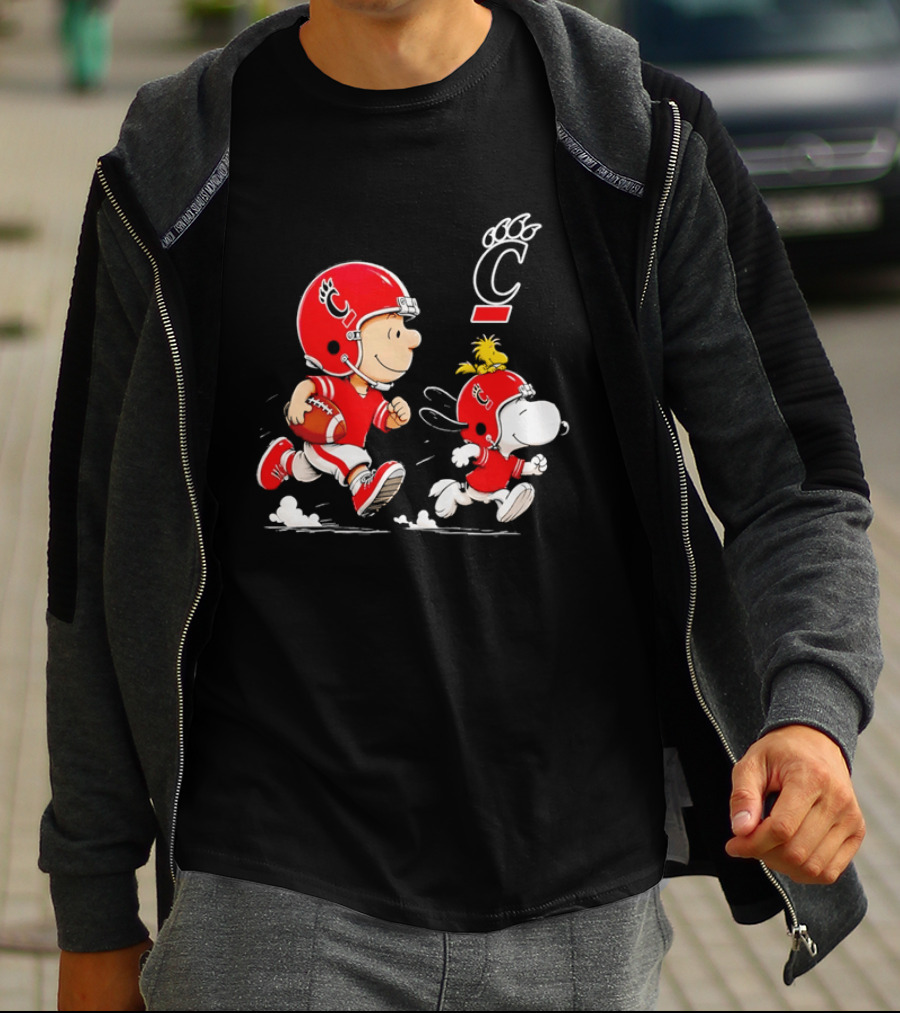 Charlie Brown Snoopy Cincinnati Bearcats Football Running T-Shirt