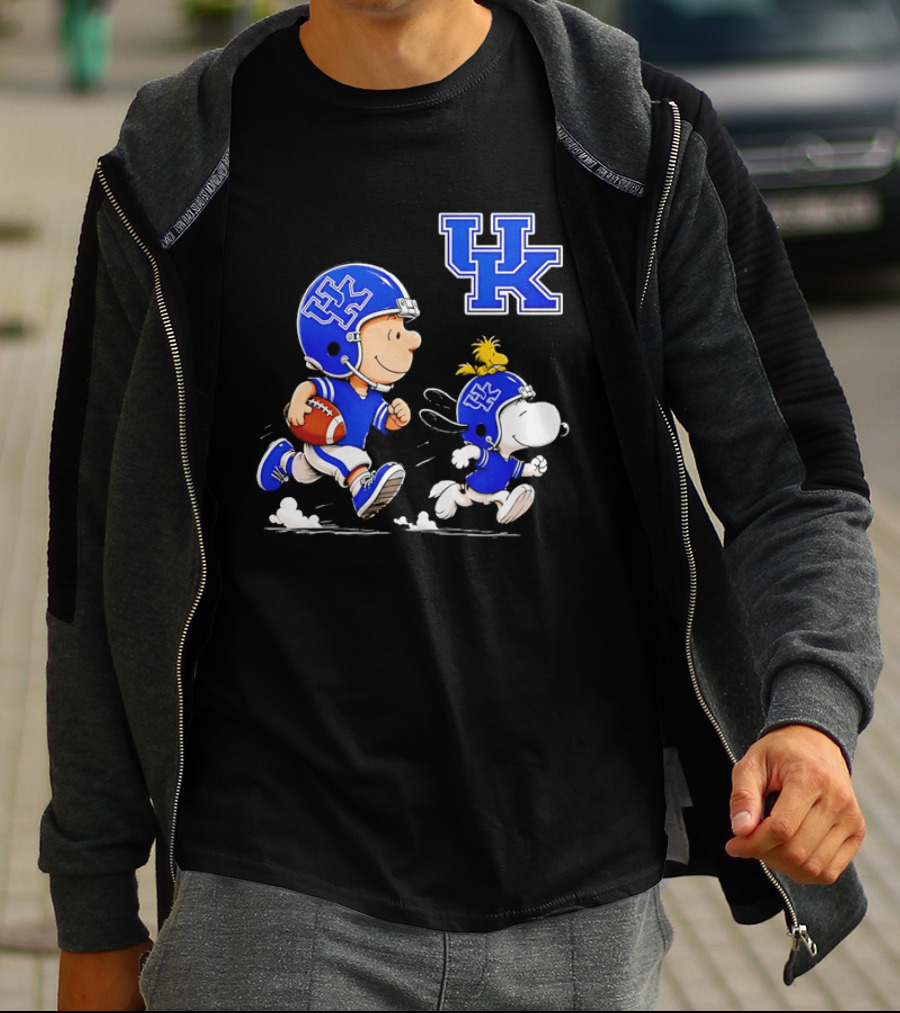 Peanuts Charlie Brown Snoopy University Of Kentucky Football Running UK T-Shirt