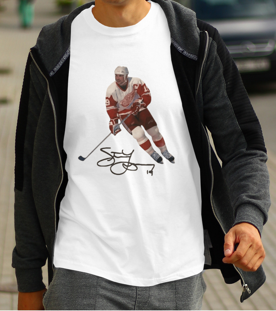 Steve Yzerman Detroit Red Wings Captain 19 Hockey Legend T-Shirt
