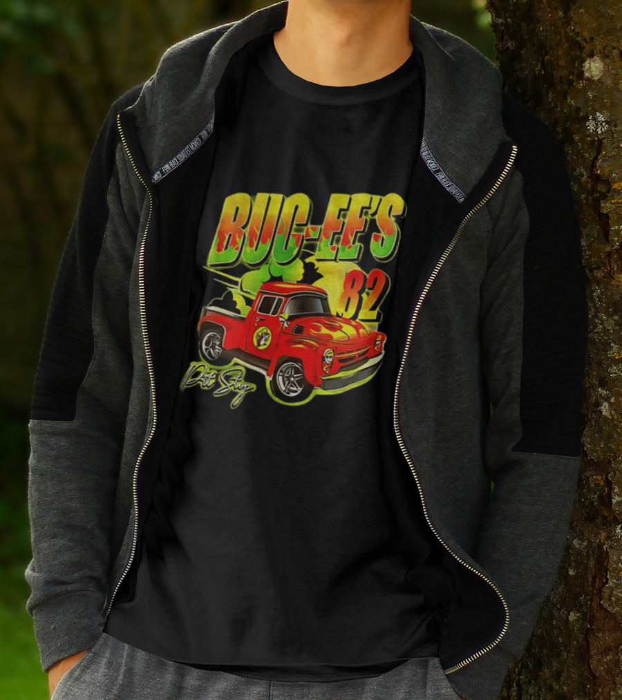 Buc Ee's 82 Pit Stop Vintage Red Truck T-Shirt