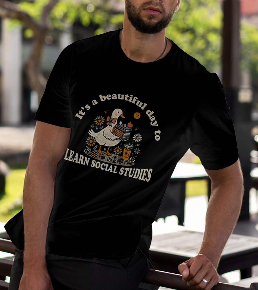 Goose It's A Beautiful Day To Learn Social Studies Happy Halloween T-Shirt