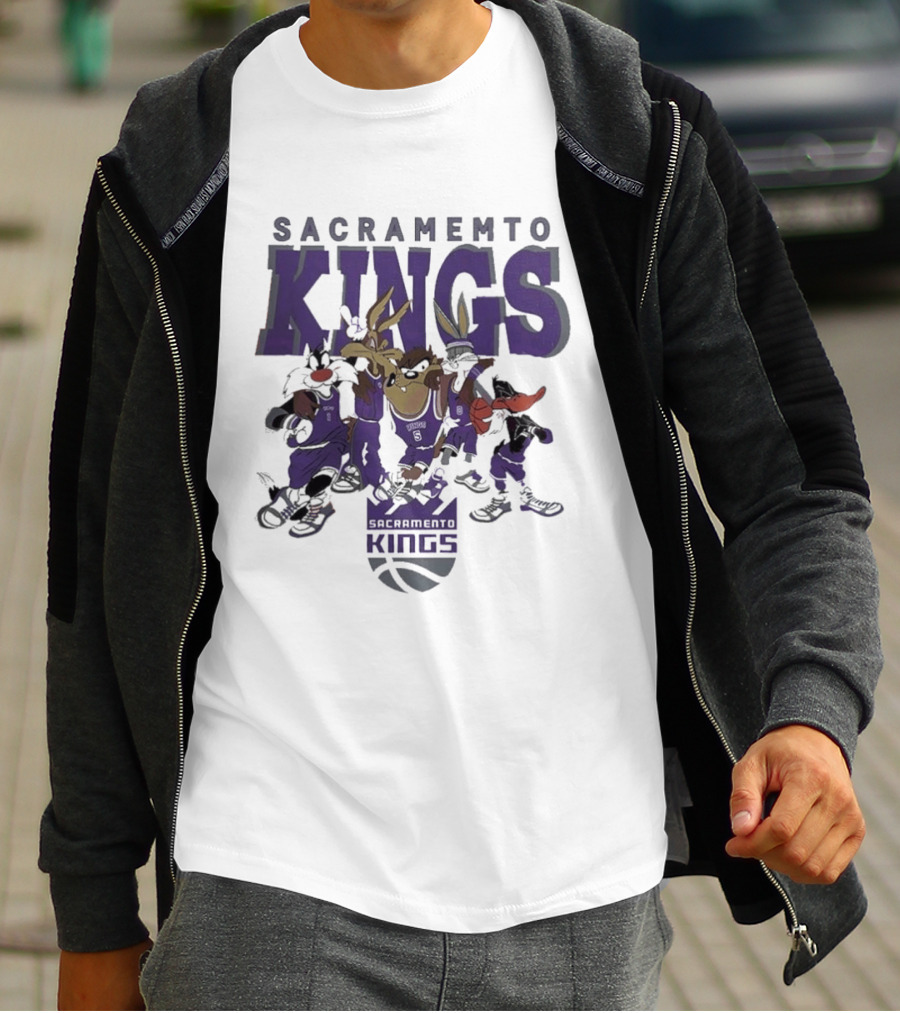 Sacramento Kings Looney Tunes Characters NBA Basketball Team T-Shirt