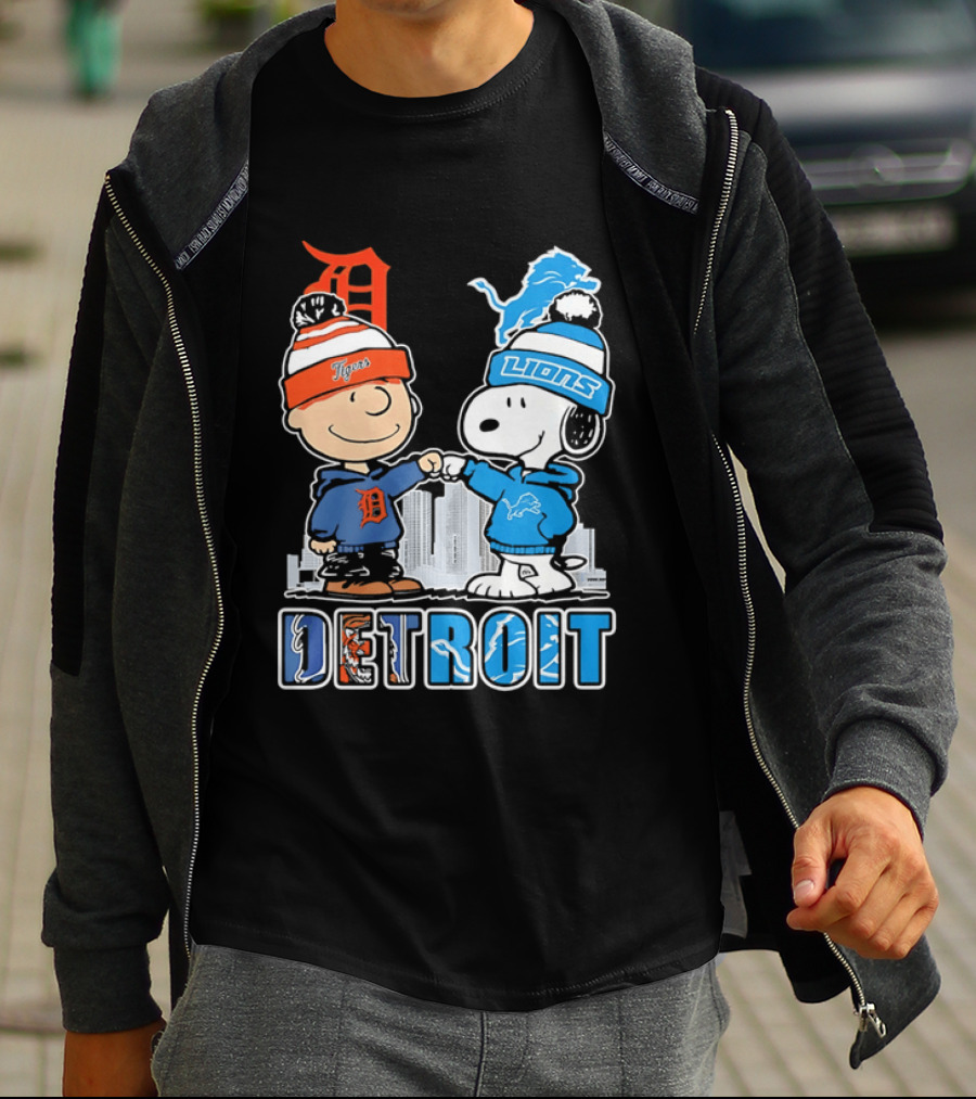 Charlie Brown Snoopy Detroit Tigers Lions Fist Bump Peanuts T-Shirt