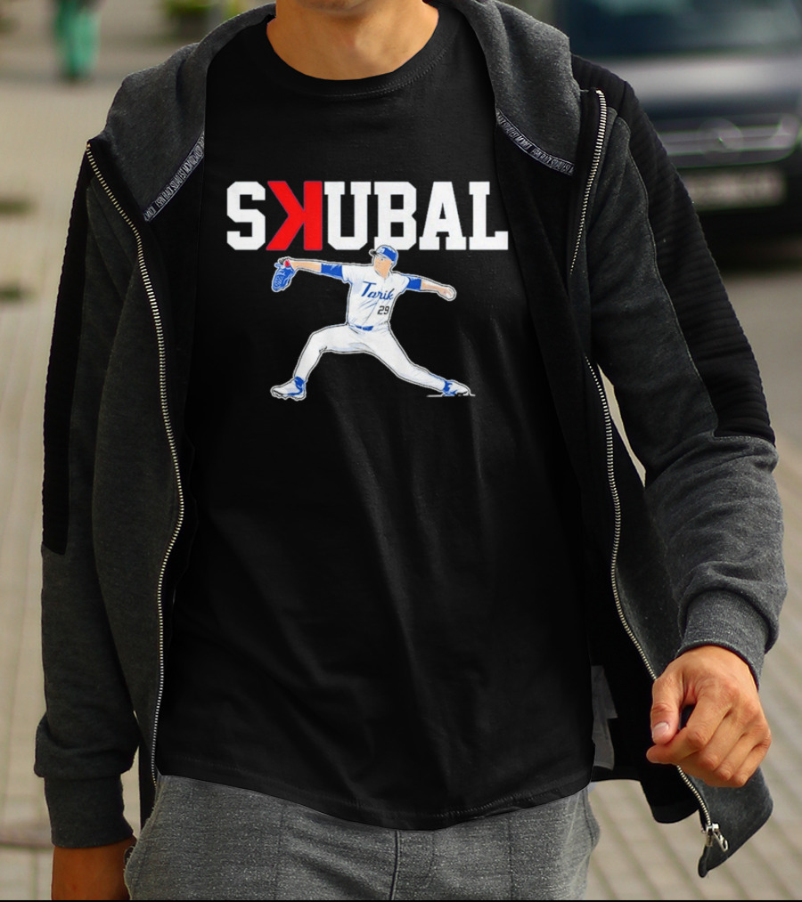 Tarik Skubal Pitching Pose Los Angeles Dodgers T-Shirt