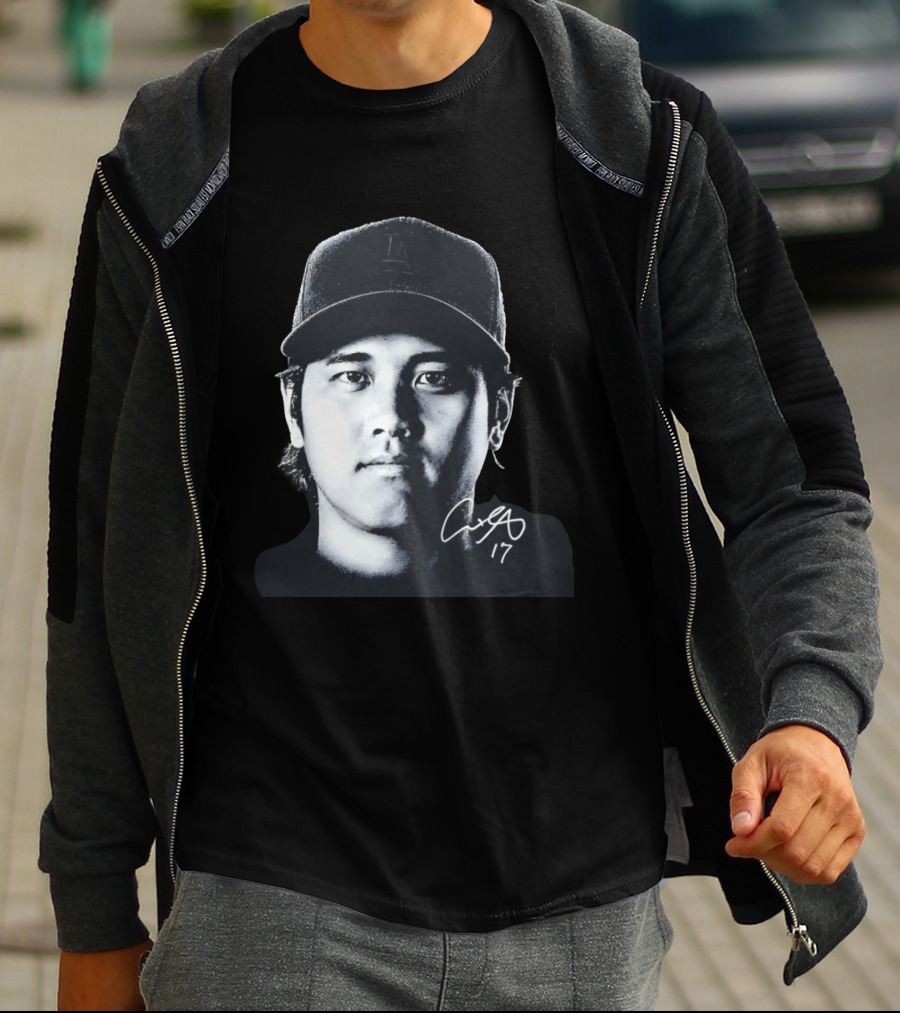 Shohei Ohtani LA Dodgers Cap Signature 17 T-Shirt
