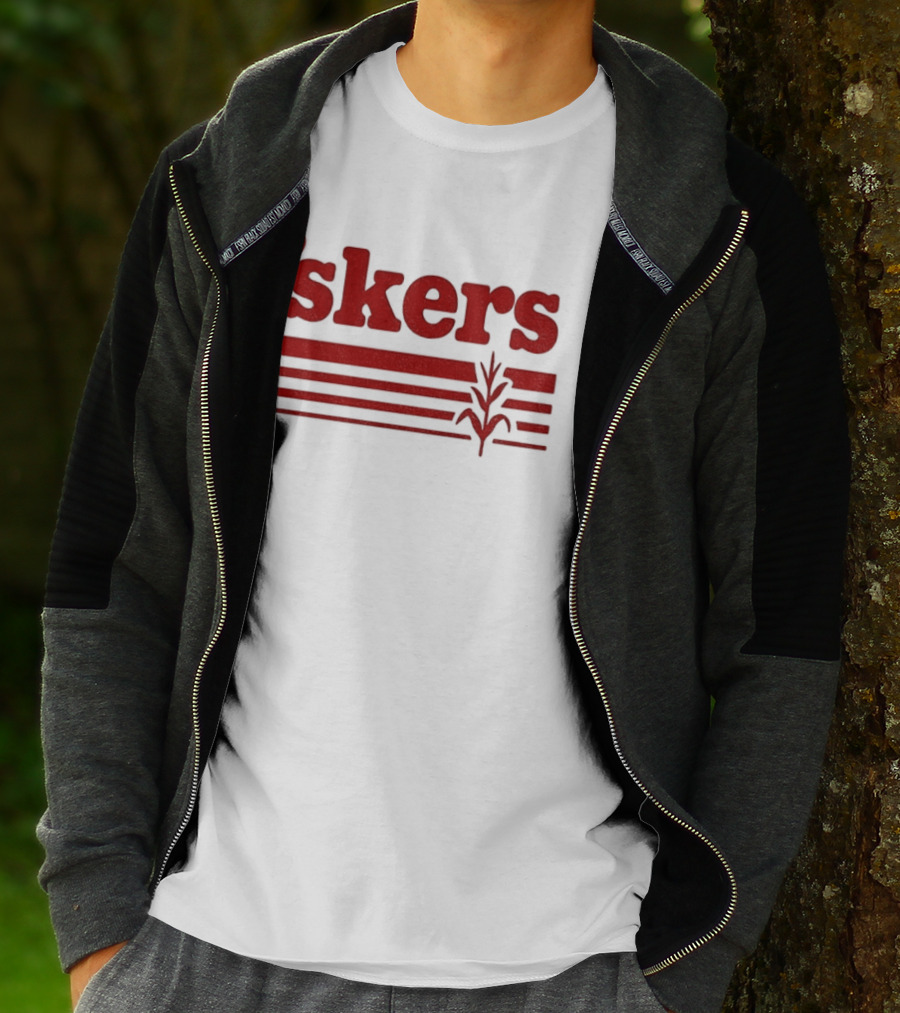 Skers Nebraska Cornhuskers Text Red Lines T-Shirt