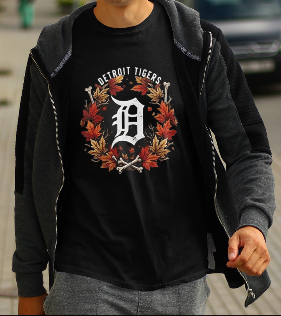 Detroit Tigers Maple Leaves Skull Crossed Bones Halloween Baseballs T-Shirt