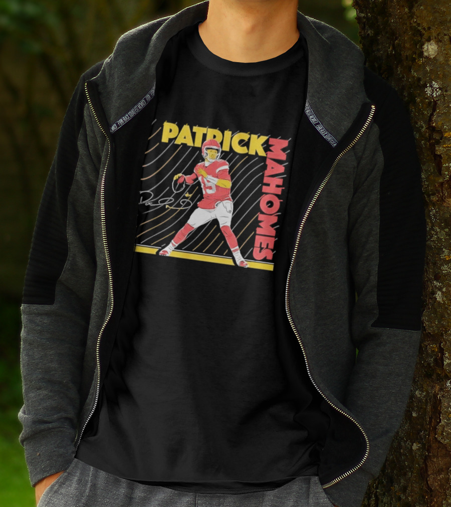 Patrick Mahomes Football Quarterback Signature Wavy Line T-Shirt