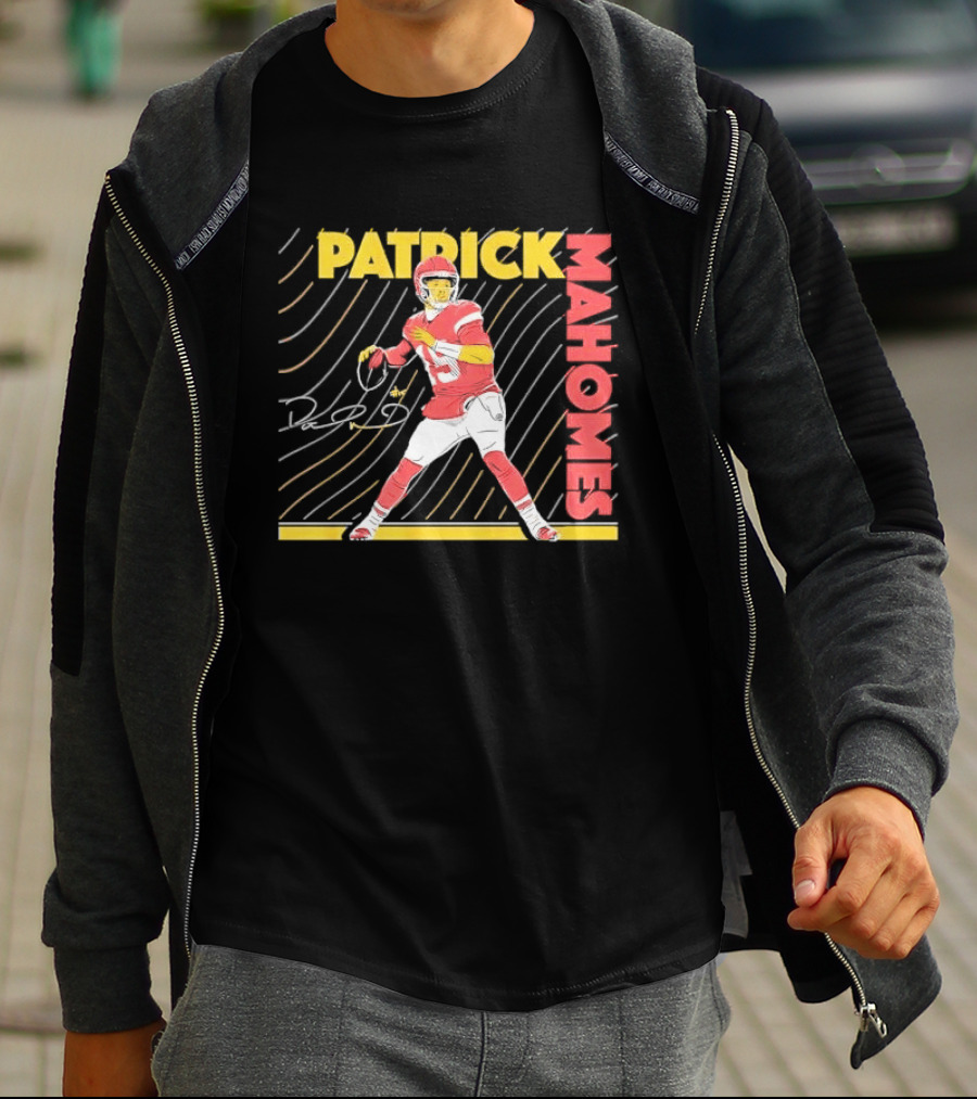 Patrick Mahomes Football Quarterback Signature Wavy Line T-Shirt