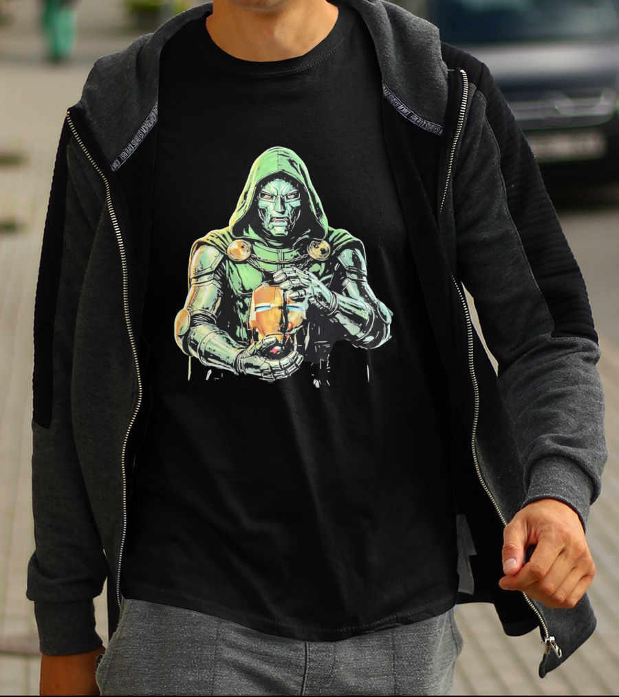 Doctor Doom Marvel Holding Broken Iron Man Mask Iconic Showdown T-Shirt