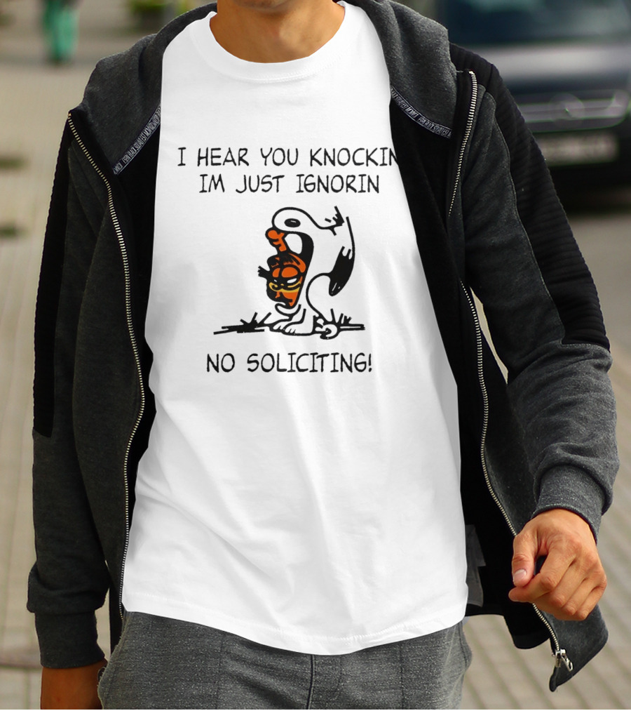 I Hear You Knockin Im Just Ignorin No Soliciting Cartoon Cat T-Shirt