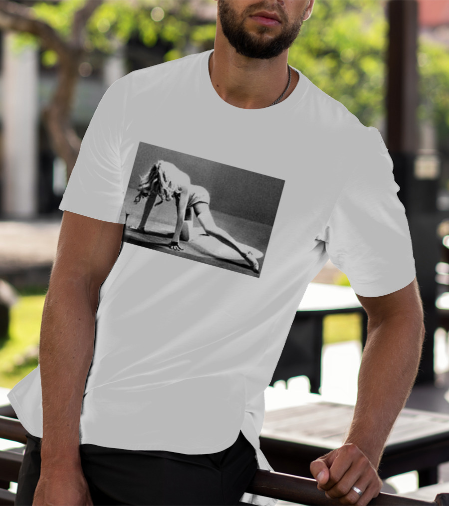 Madonna Confessions II Dance Floor Iconic Pose Black And White T-Shirt