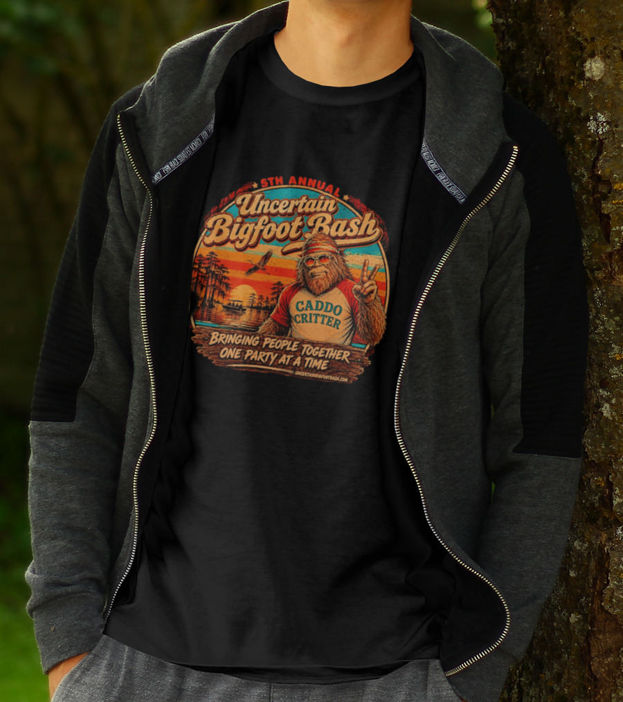 5th Annual Uncertain Bigfoot Bash Caddo Critter Bringing People Together One Party At A Time T-Shirt